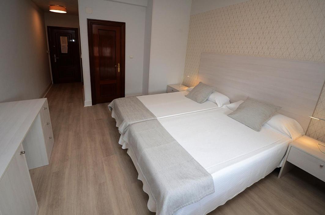 Hostal Vista Alegre Castro Urdiales Buitenkant foto